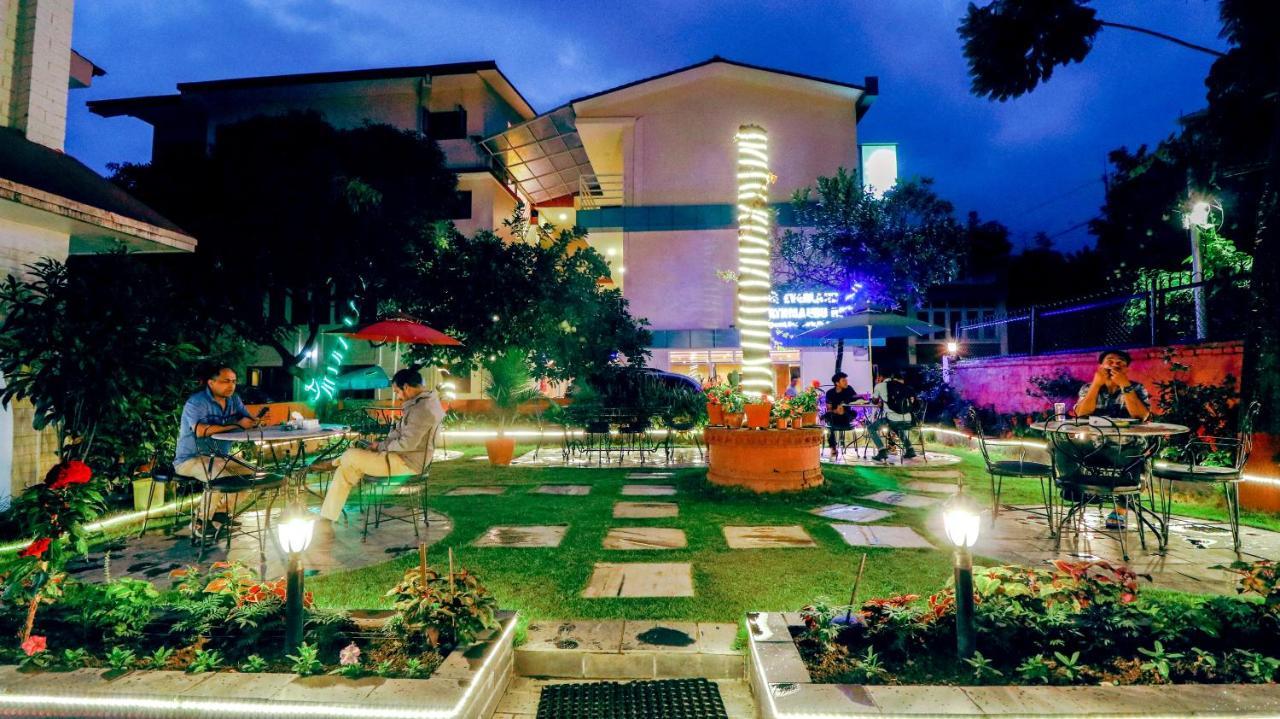 Hotel Blue Horizon Katmandú Exterior foto